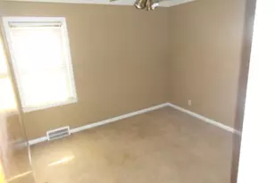 15534 Chestnut Ave, Eastpointe, MI 48021 - Photo 9