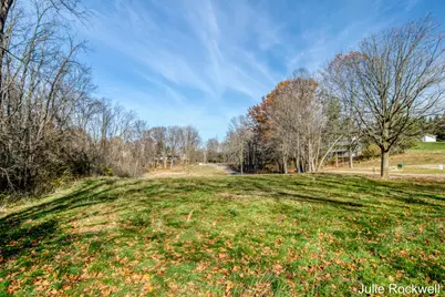 4276 Bradford Street NE, Grand Rapids, MI 49525 - Photo 5