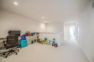 3075 N Spurway Dr, Ann Arbor, MI 48105 - Photo 29