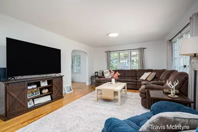 720 W Bond Street, Hastings, MI 49058 - Photo 5