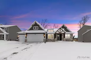 7843 Woodhurst Dr NE, Rockford, MI 49341 - Photo 3