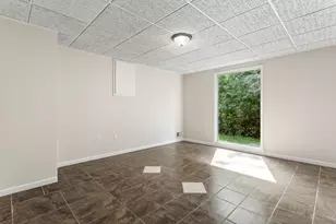 6890 Duchess Ct, Troy, MI 48098 - Photo 43