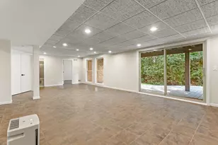 6890 Duchess Ct, Troy, MI 48098 - Photo 45