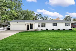 904 E Savidge St, Spring Lake, MI 49456 - Photo 1