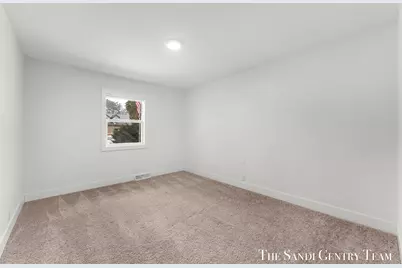 904 E Savidge Street, Spring Lake, MI 49456 - Photo 27