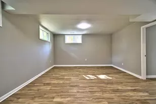 1839 Kingston Dr, Saginaw, MI 48638 - Photo 9