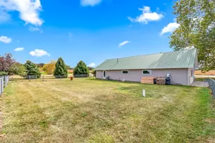 10149 Dennings Rd, Jonesville, MI 49250 - Photo 13