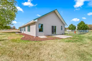 10149 Dennings Rd, Jonesville, MI 49250 - Photo 11