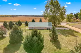 10149 Dennings Rd, Jonesville, MI 49250 - Photo 9
