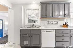 257 Mae Rose Ave, Holland, MI 49424 - Photo 11