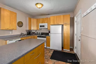 918 Lafayette Avenue NE, Grand Rapids, MI 49503 - Photo 7