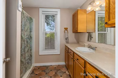 918 Lafayette Avenue NE, Grand Rapids, MI 49503 - Photo 11