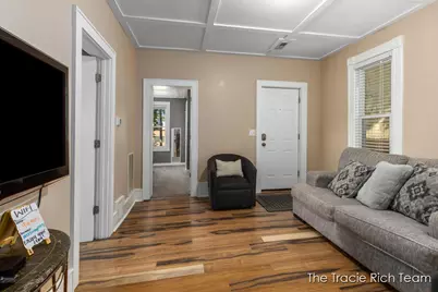 918 Lafayette Avenue NE, Grand Rapids, MI 49503 - Photo 3