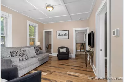 918 Lafayette Avenue NE, Grand Rapids, MI 49503 - Photo 5