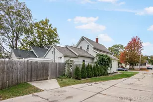 150 W 16th St, Holland, MI 49423 - Photo 7