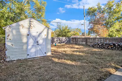 9000 Beatrice Street, Livonia, MI 48150 - Photo 17