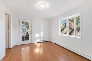 9000 Beatrice St, Livonia, MI 48150 - Photo 15