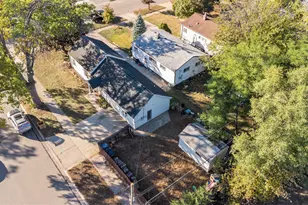 9000 Beatrice St, Livonia, MI 48150 - Photo 19