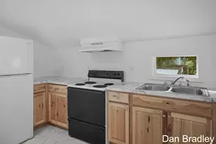 201 E Coffren Ave, Greenville, MI 48838 - Photo 9