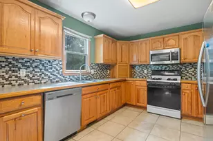 1330 S Griffin St, Grand Haven, MI 49417 - Photo 3