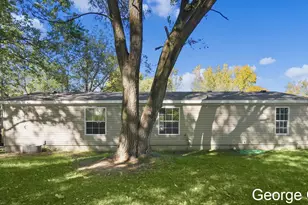 7146 Lakeview Ave, South Haven, MI 49090 - Photo 5