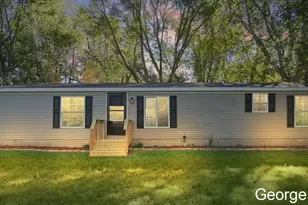 7146 Lakeview Ave, South Haven, MI 49090 - Photo 1