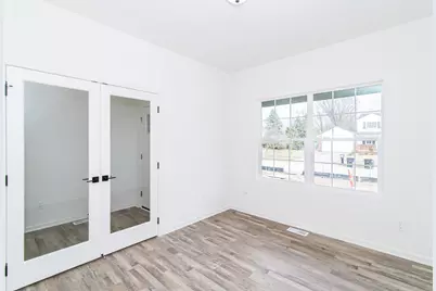 20215 Sunset Avenue, Livonia, MI 48152 - Photo 13