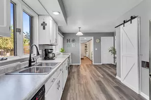 1678 W Kimmel Rd, Jackson, MI 49201 - Photo 11