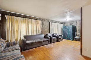 275 N Uldriks Dr, Battle Creek, MI 49037 - Photo 5