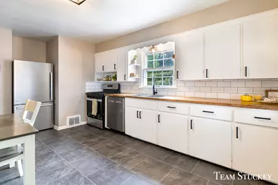 1060 Leonard Street NE, Grand Rapids, MI 49503 - Photo 7