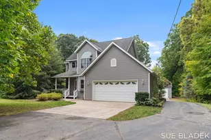 6814 Dale Ct, Fennville, MI 49408 - Photo 3