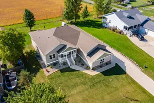 1720 Carlisle Dr, Saint Joseph, MI 49085 - Photo 45