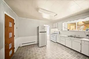 409 Scott St, Scottville, MI 49454 - Photo 5