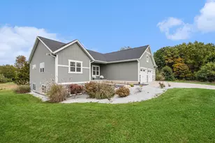 8423 76th St SE, Alto, MI 49302 - Photo 3