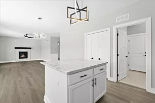37633 Scone Ct, Livonia, MI 48154 - Photo 15