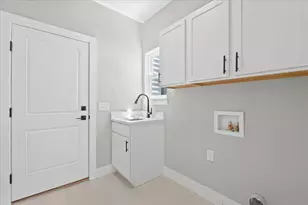 37633 Scone Ct, Livonia, MI 48154 - Photo 19