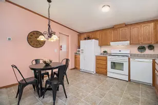 3301 Clubhouse Ct, Kalamazoo, MI 49009 - Photo 9