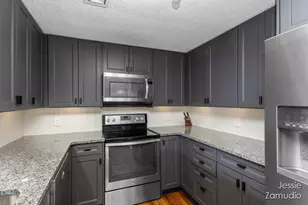 33 Campau Cir NW, Grand Rapids, MI 49503 - Photo 9