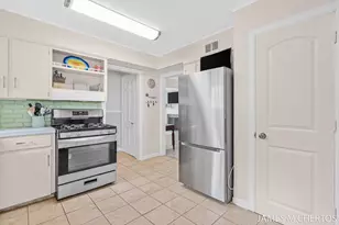 2436 Madison Ave SE, Grand Rapids, MI 49507 - Photo 9