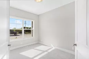 11909 Smithfield Dr, Holland, MI 49424 - Photo 7