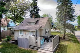 1852 S Shore Dr, Holland, MI 49423 - Photo 15