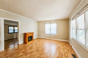 90 S Howell St, Hillsdale, MI 49242 - Photo 5