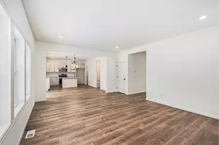 1309 Grosvenor Dr, Greenville, MI 48838 - Photo 5