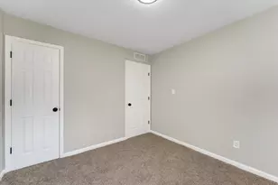 26261 La Muera St, Farmington, MI 48331 - Photo 17