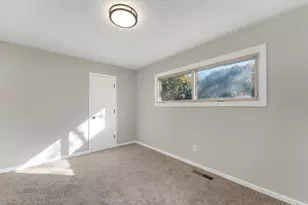 26261 La Muera St, Farmington, MI 48331 - Photo 19