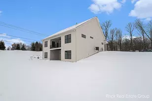 8432 Ravinewood Dr, Jenison, MI 49428 - Photo 43