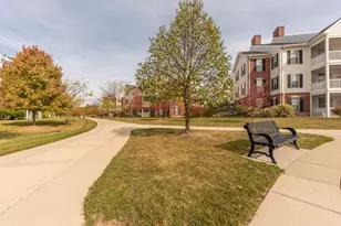 1008 W Summerfield Gln Cir, Ann Arbor, MI 48103 - Photo 37