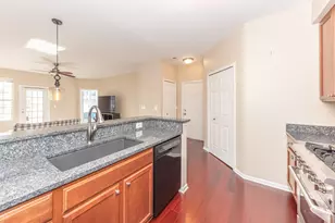 1008 W Summerfield Gln Cir, Ann Arbor, MI 48103 - Photo 9