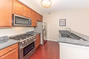 1008 W Summerfield Gln Cir, Ann Arbor, MI 48103 - Photo 7