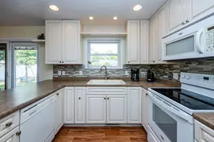 631 Marvin Ave, Saint Joseph, MI 49085 - Photo 7